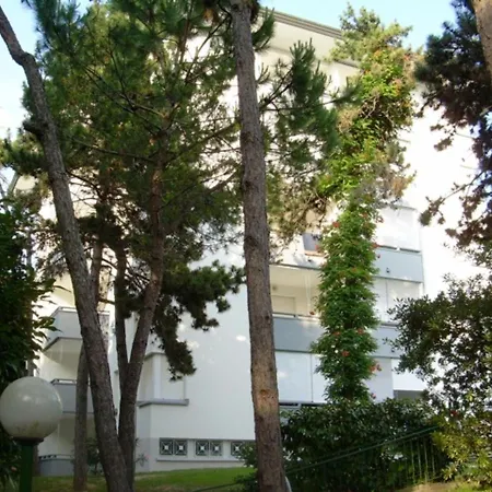 Apartment For 4 People With Shared Pool Close To The Sea * Lignano Sabbiadoro