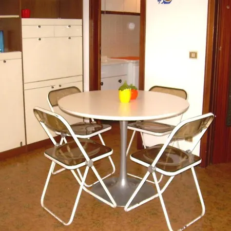 Apartamento Apartment For 4 People With Shared Pool Close To The Sea *