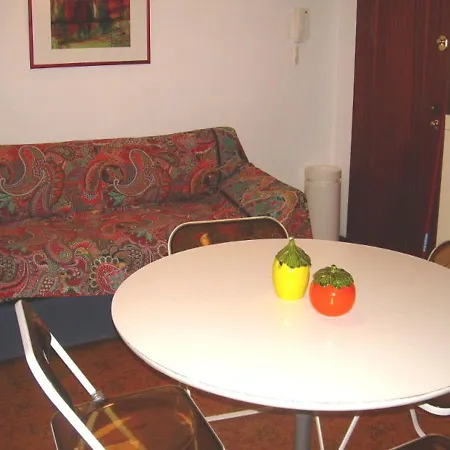 Apartment Apartment For 4 People With Shared Pool Close To The Sea Lignano Sabbiadoro