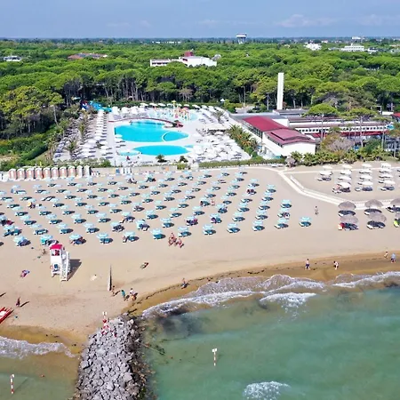 Apartamento Apartment For 4 People With Shared Pool Close To The Sea
